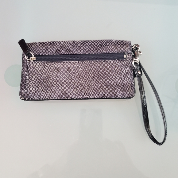 Coach wristlet - Picture 3 of 9